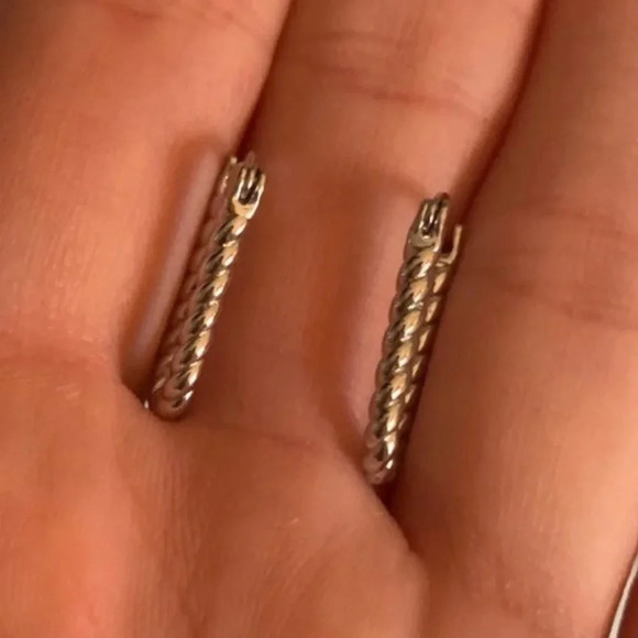 COPY - Sterling Silver Oval Twist Hoop Earrings Brand New - Picture 2 of 4